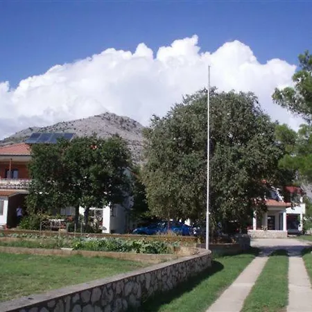 Neven Paklenica 3*