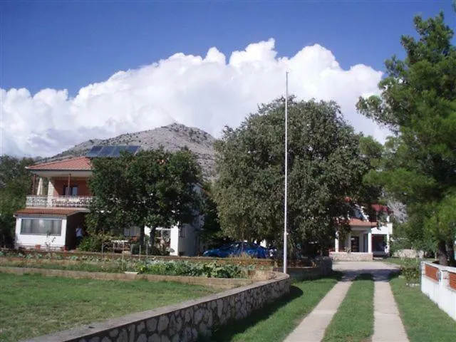 Neven Paklenica 3*