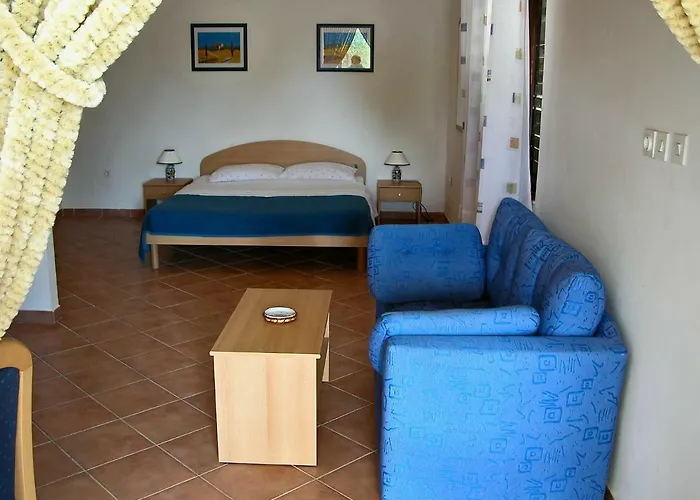 Neven Paklenica 게스트하우스